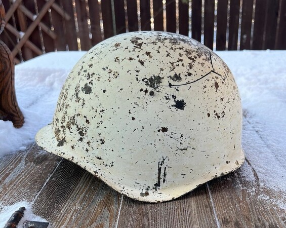 Winter camo Soviet helmet SSh39 / from Karelia