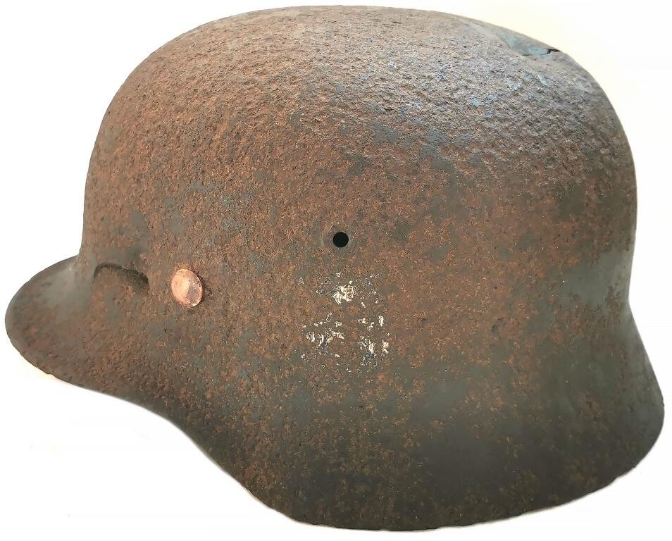 German helmet M40 / from Stalingrad