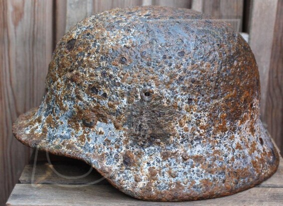Winter camo Wehrmacht helmet M40 / from Smolensk