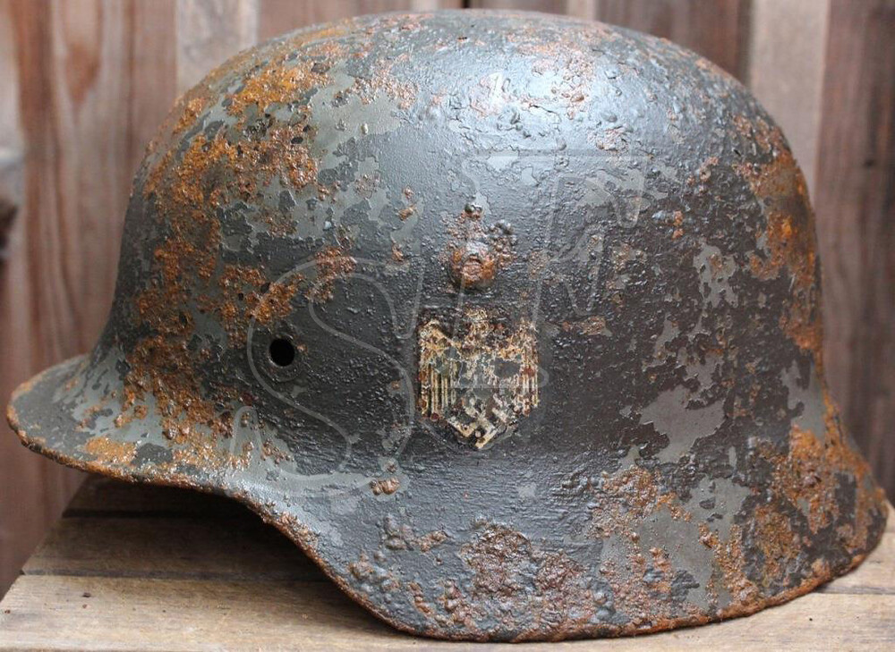 Wehrmacht helmet M35 / from Novgorod