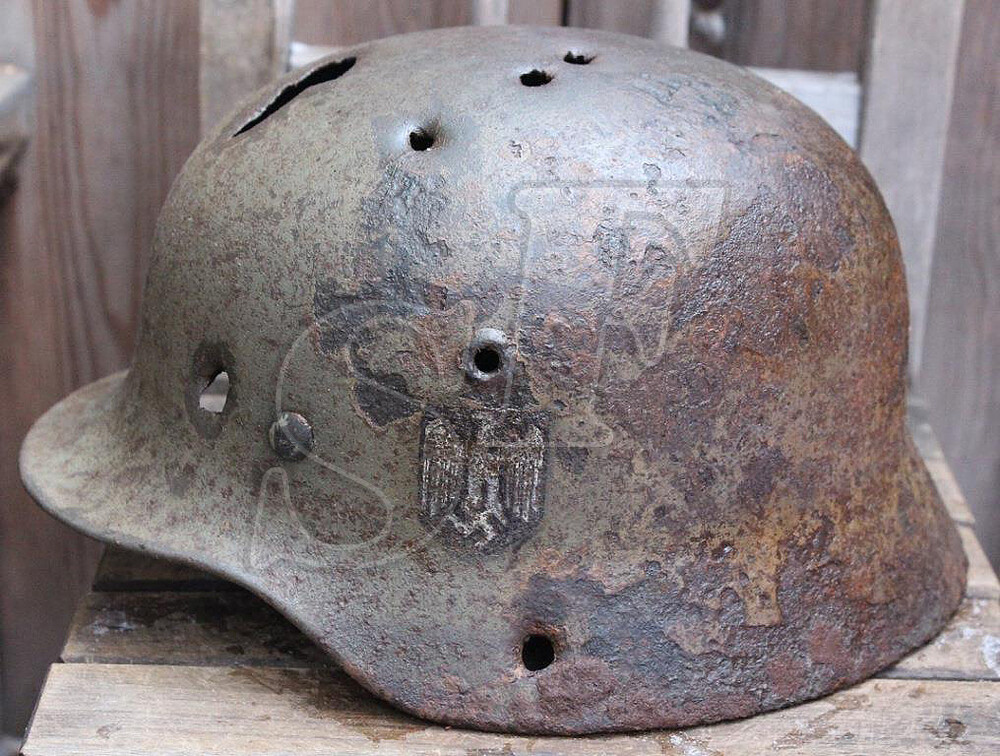 German helmet M40 / from Stalingrad