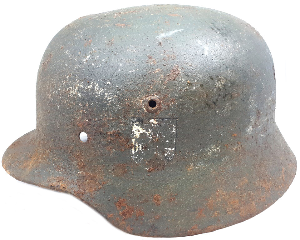 Wehrmacht helmet M35 / from Stalingrad