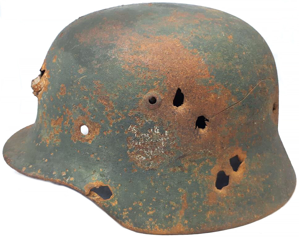 Wehrmacht helmet M35 / from Stalingrad