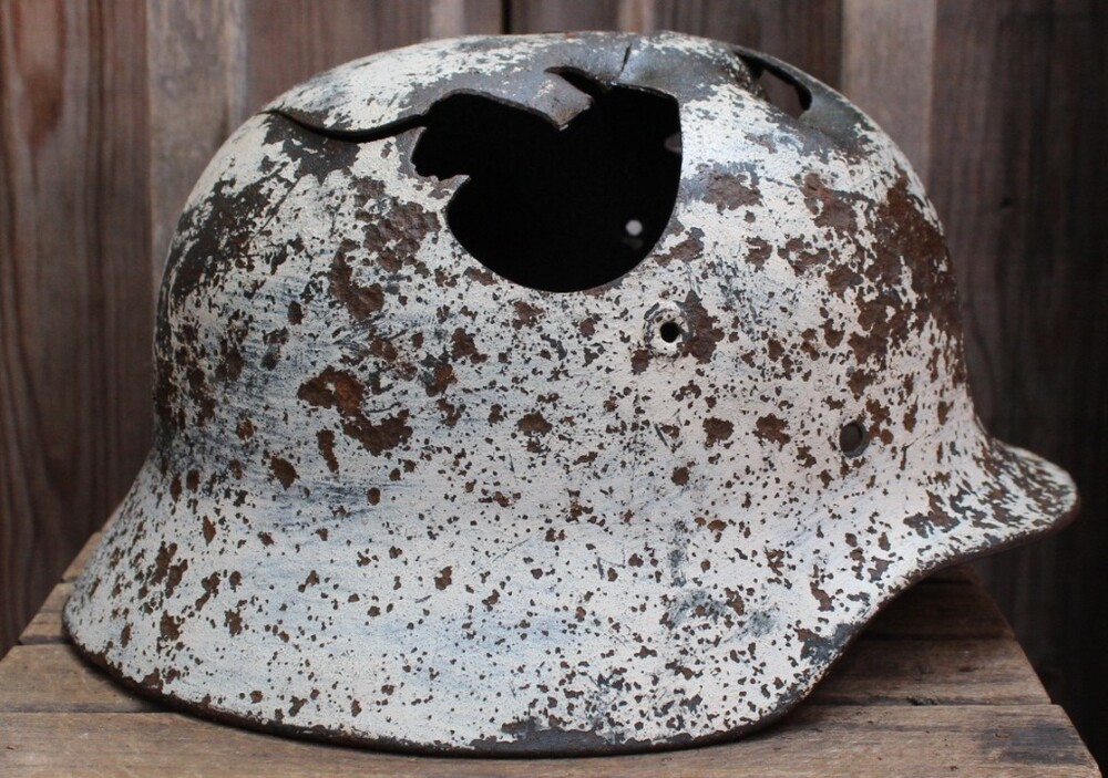 Winter camo German helmet M40 / from Vitebsk