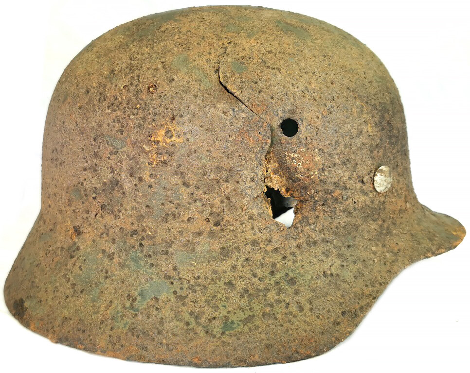 German helmet M35 / from Stalingrad