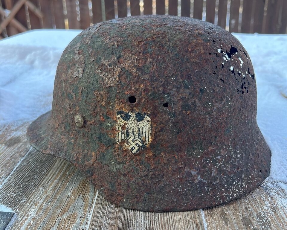 Wehrmacht helmet M40 / from Leningrad