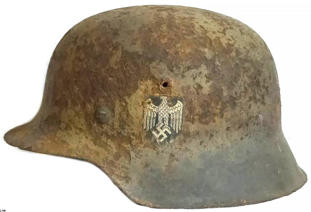 Wehrmacht helmet M42 / from Kursk