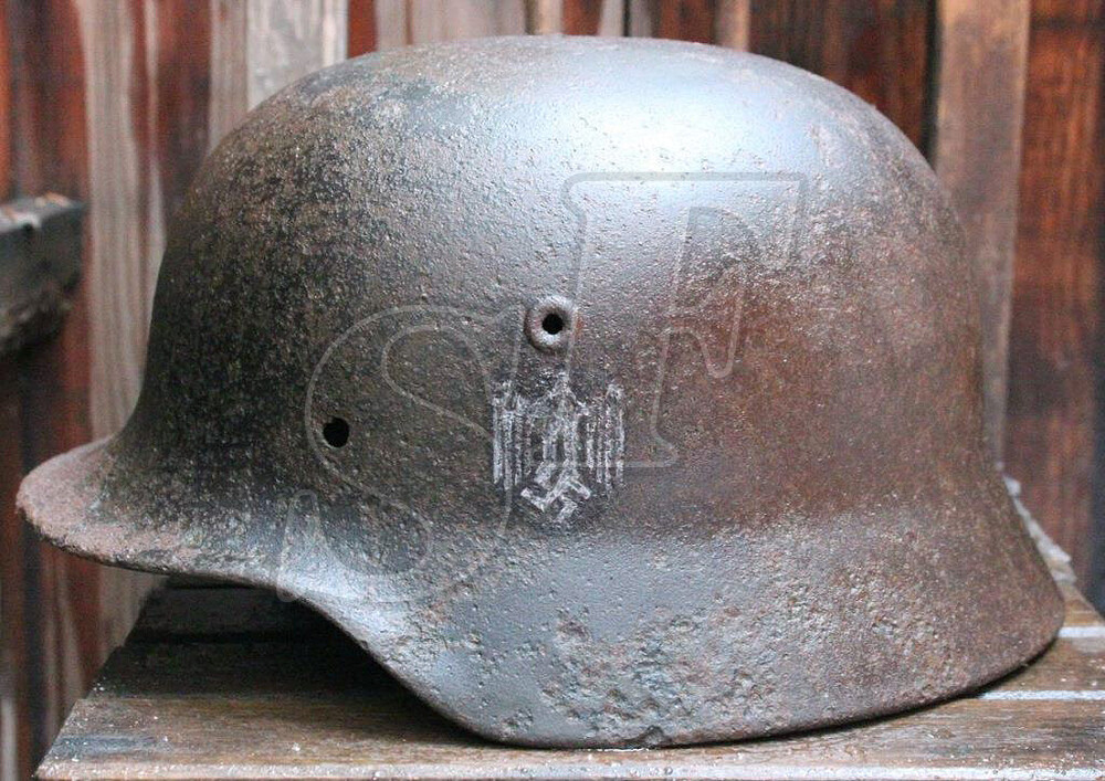 Helmet M40, Wehrmacht / from Novgorod