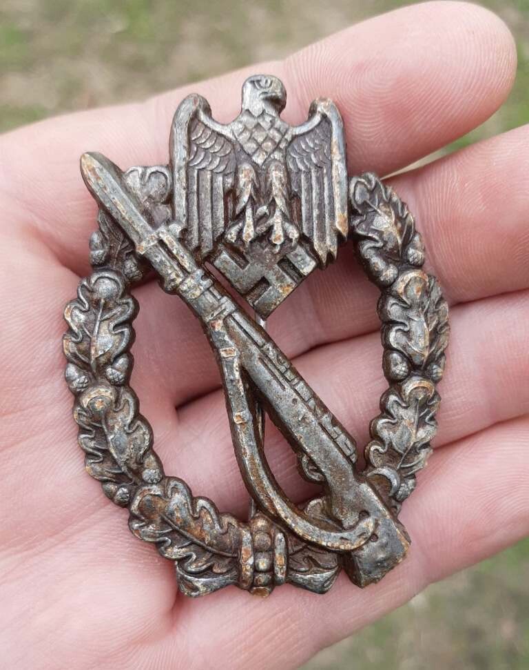 Infantry Assault Badge / from Belarus