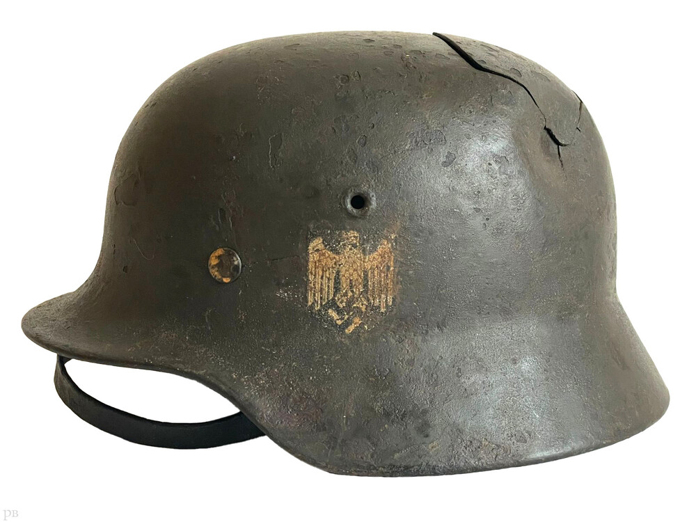 Wehrmacht helmet M40 / from Novgorod