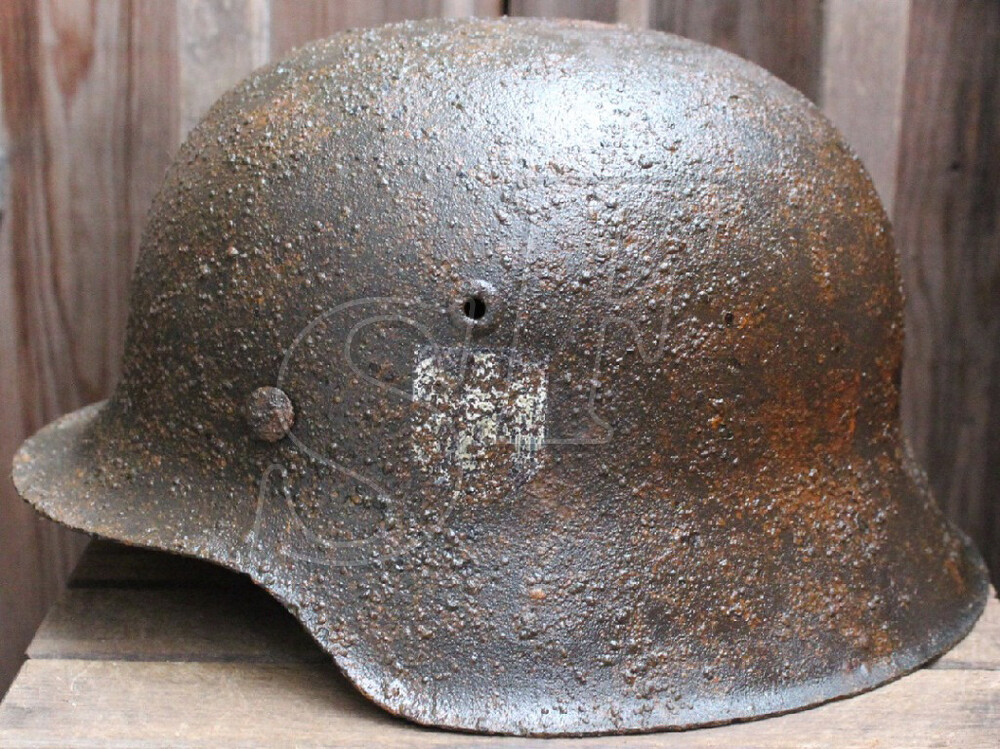Wehrmacht helmet M42 / from Leningrad