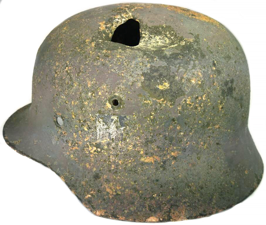 Wehrmacht helmet M35 / from Stalingrad