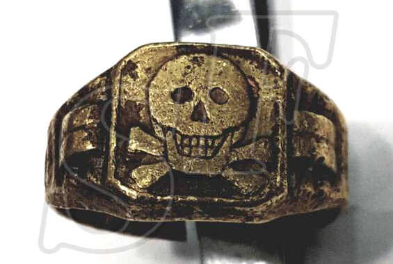 The ring with skull from Rudnya
