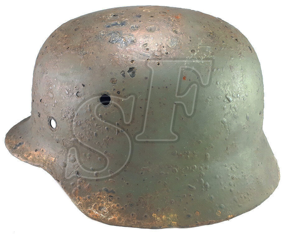 Wehrmacht helmet M35 / from Stalingrad