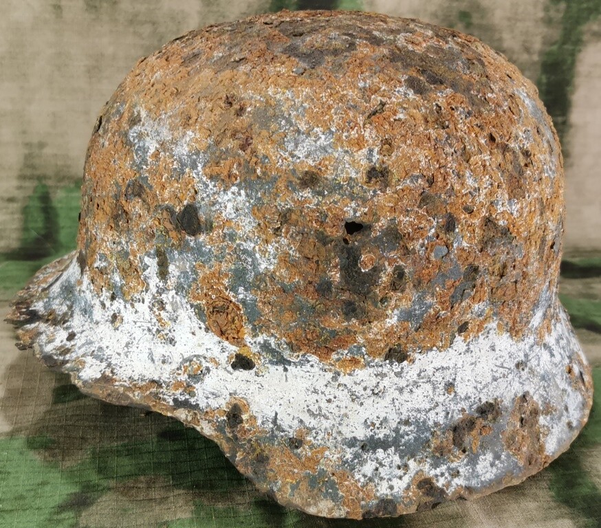 Winter camo German helmet M40 / from Stalingrad