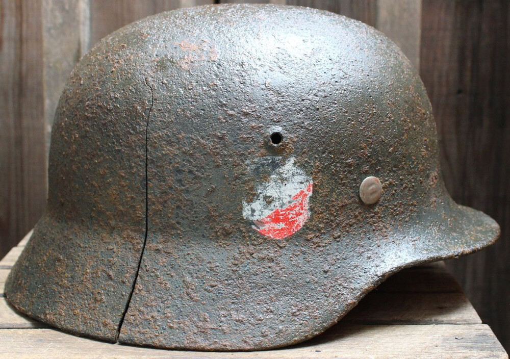 Wehrmacht helmet M35 DD / from Stalingrad