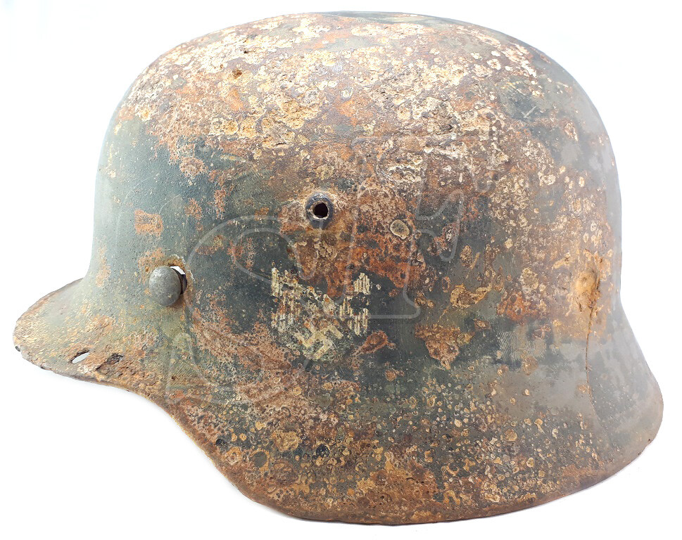 Wehrmacht helmet М35 / from Stalingrad