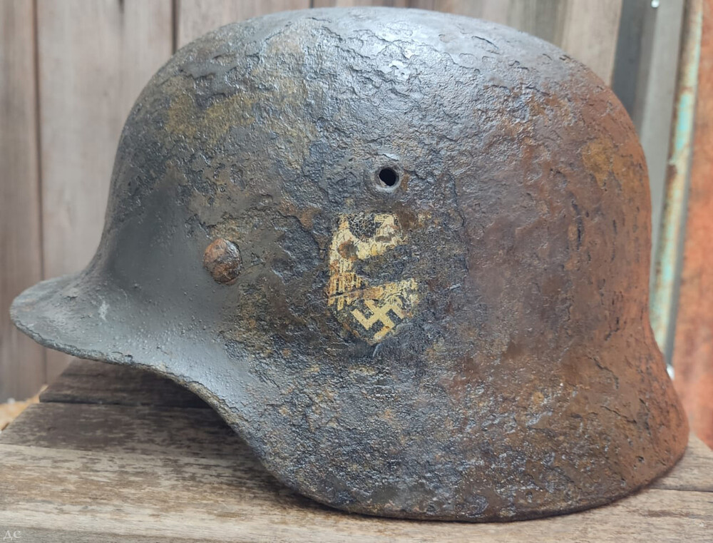 Wehrmacht helmet M40 / from Kalinin