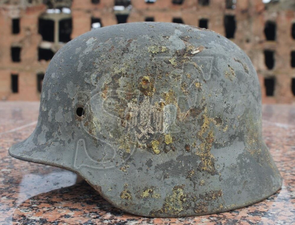 German helmet M40 / village Trehostrovskaya