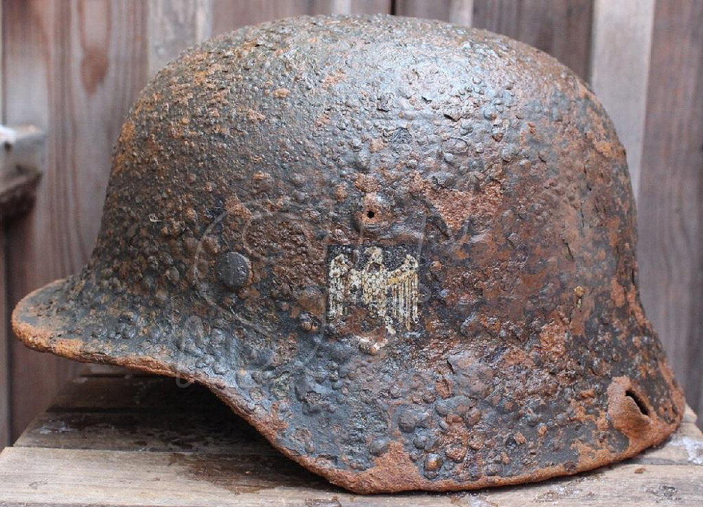 German helmet M40 / from Stalingrad