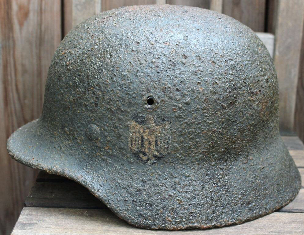 Wehrmacht helmet M40 / from Smolensk