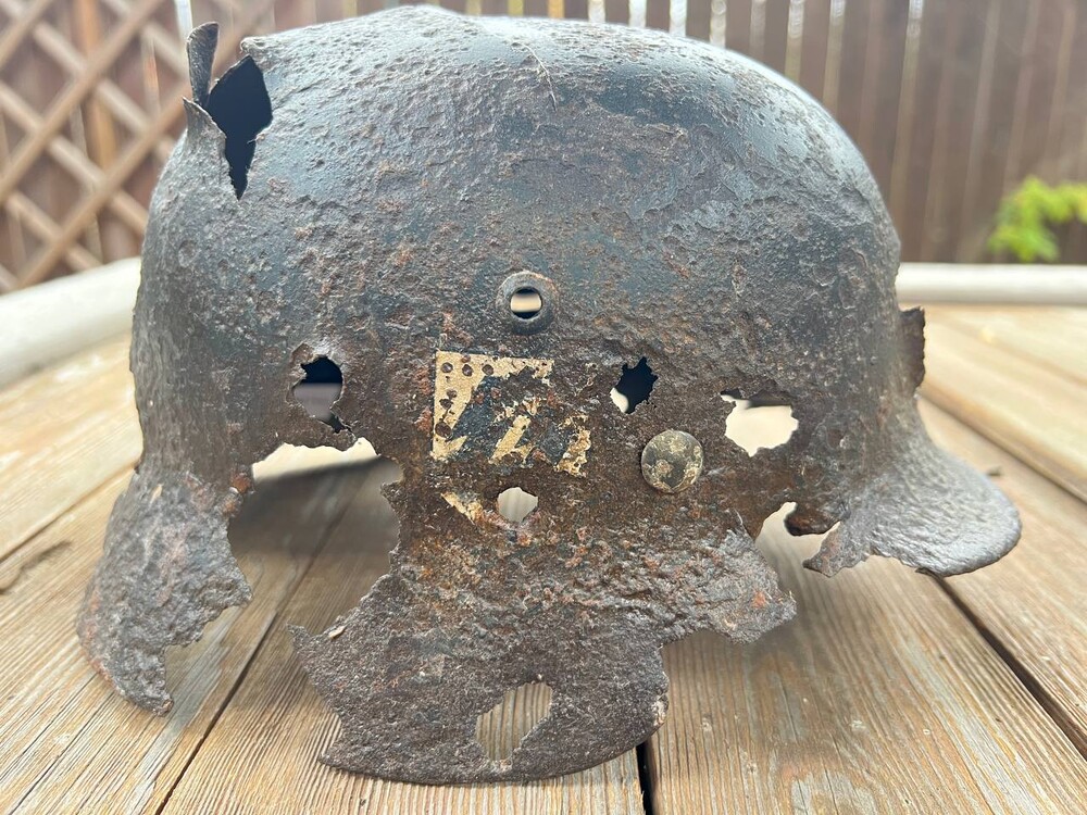 Waffen SS helmet M35 / from Demyansk