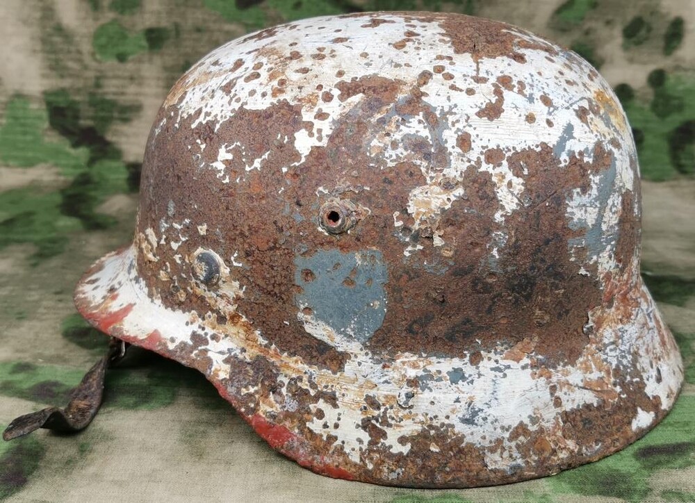 Winter camo German helmet M35 / from Stalingrad