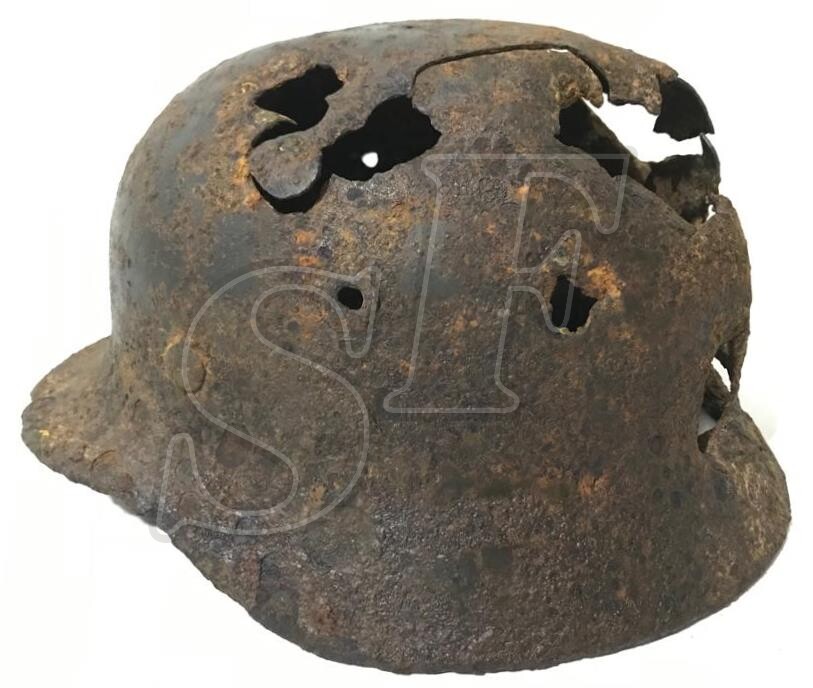German helmet М40 / from Stalingrad