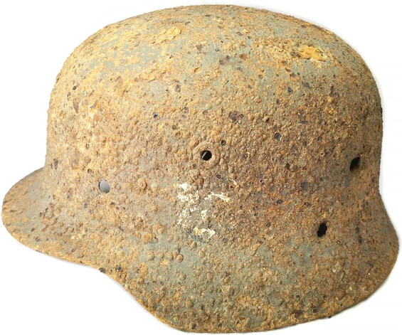 German helmet M0 / from Stalingrad
