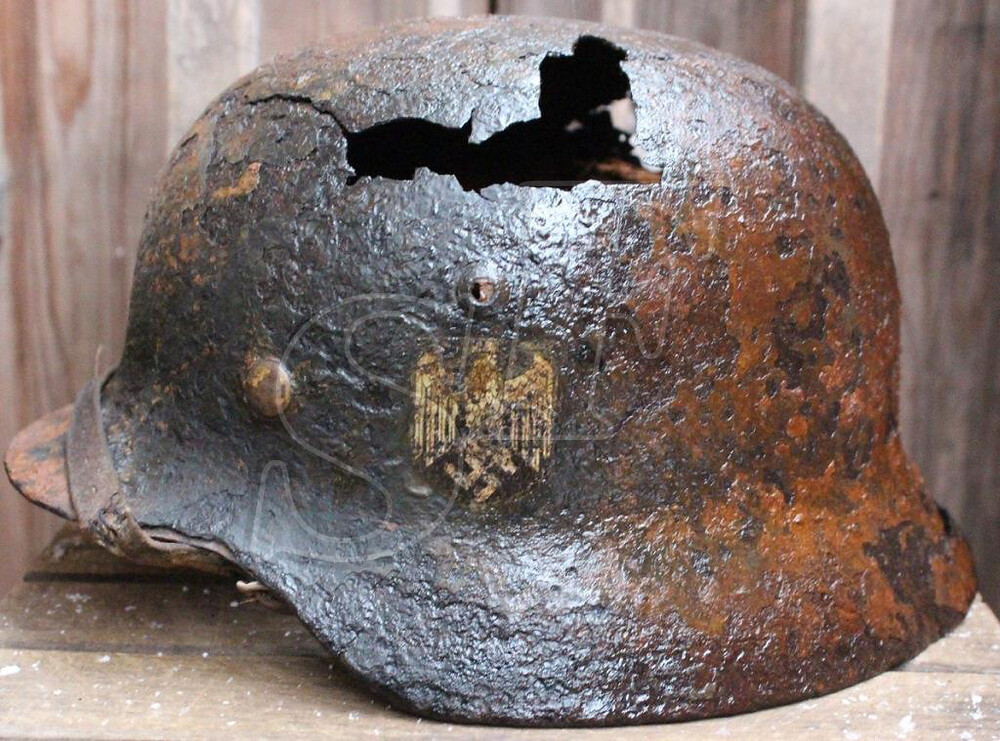 Wehrmacht helmet M35 DD / from Leningrad