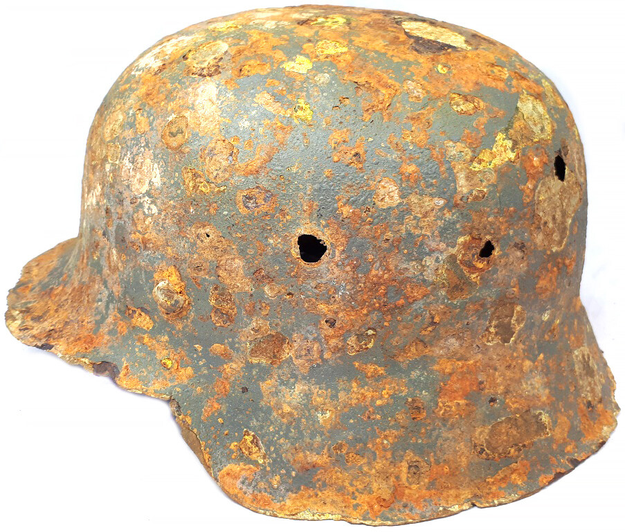 German helmet M42 / from Leningrad