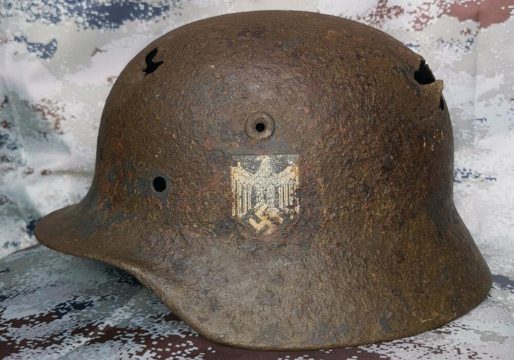Wehrmacht helmet M40 / from Smolensk