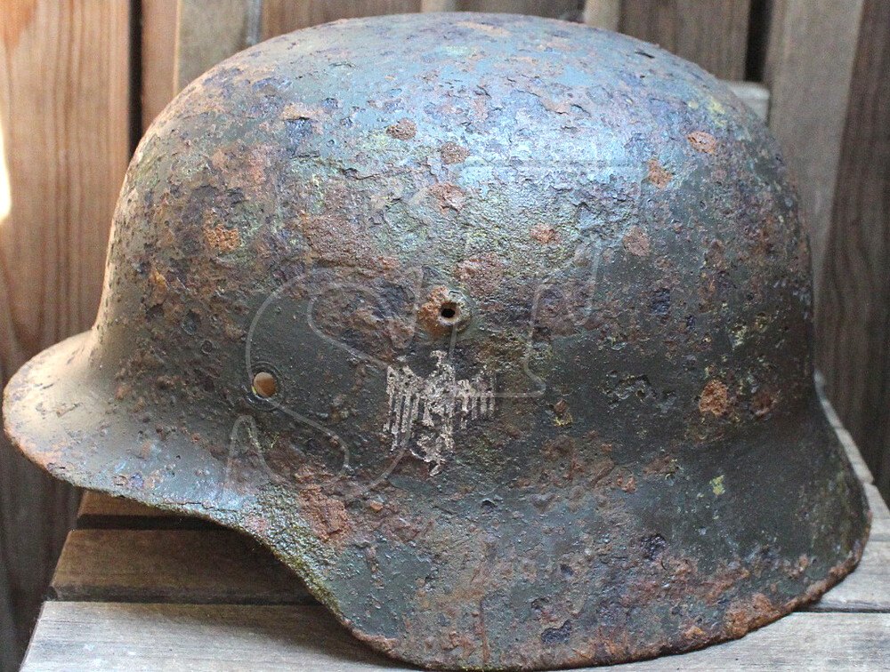 Wehrmacht helmet M35 / from Novgorod