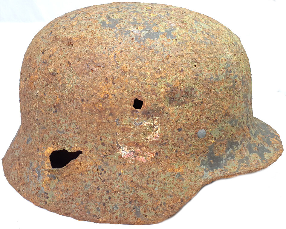 Wehrmacht helmet M35 DD / from Stalingrad