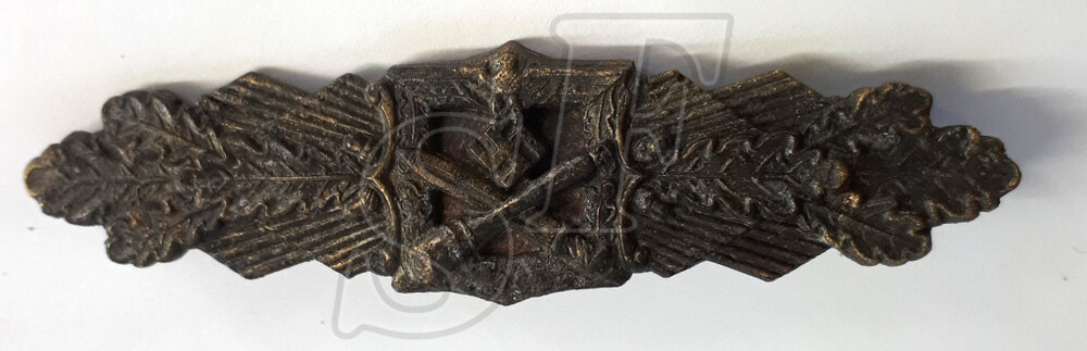 Close Combat Clasp from Koenigsberg