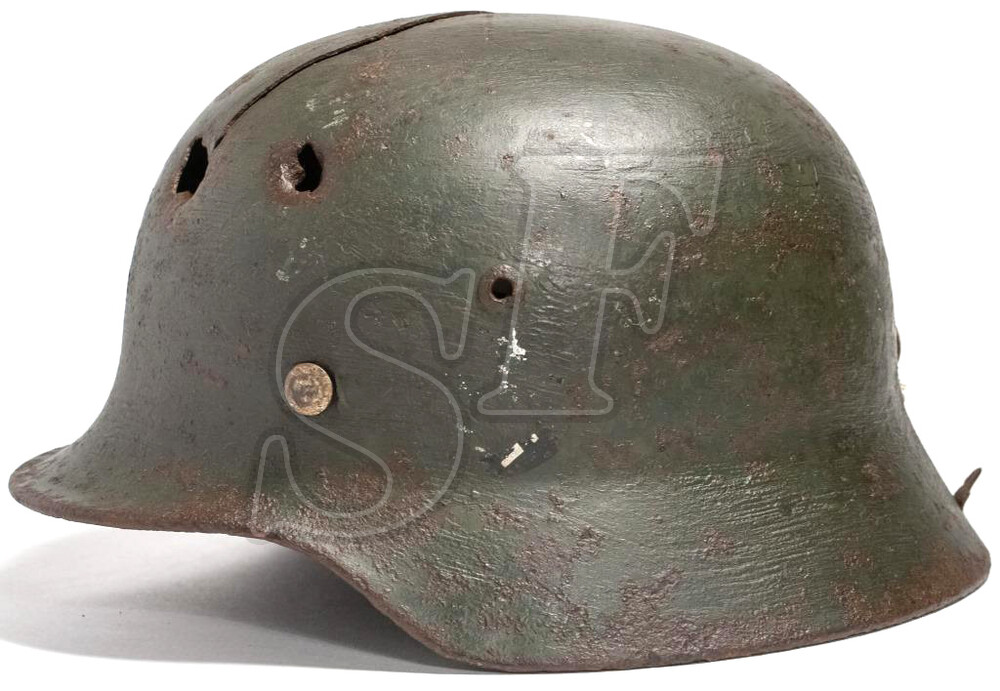 Wehrmacht helmet M35 / from Stalingrad