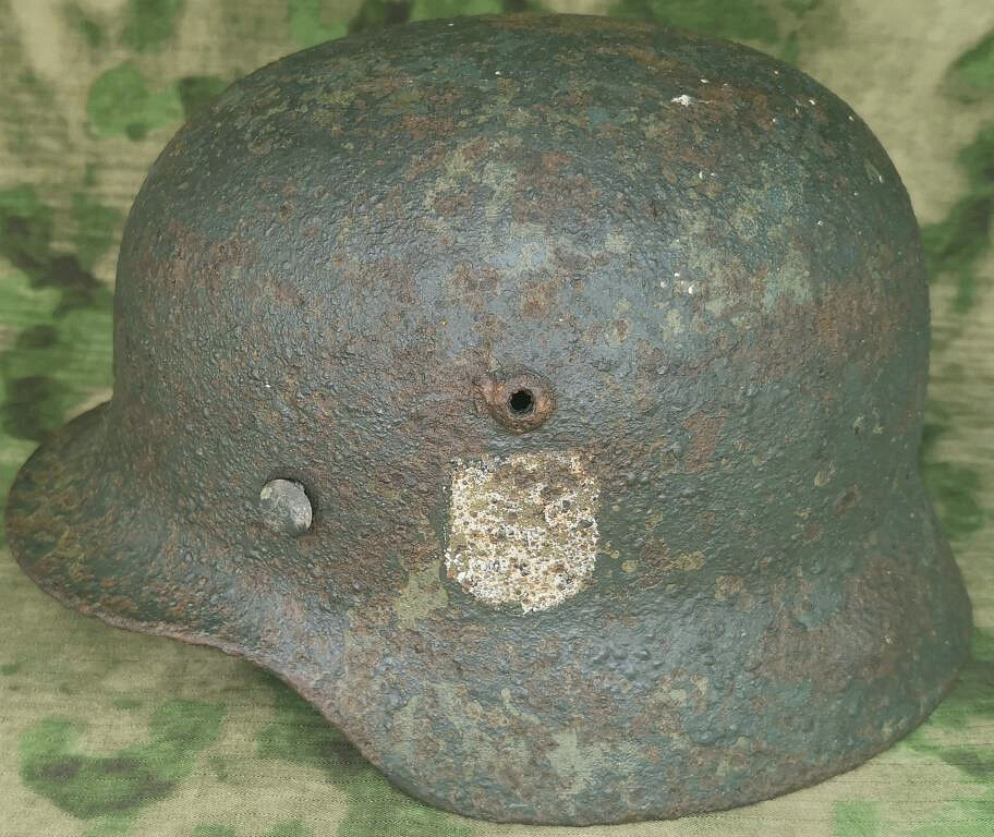 Wehrmacht helmet M35 DD / from Stalingrad