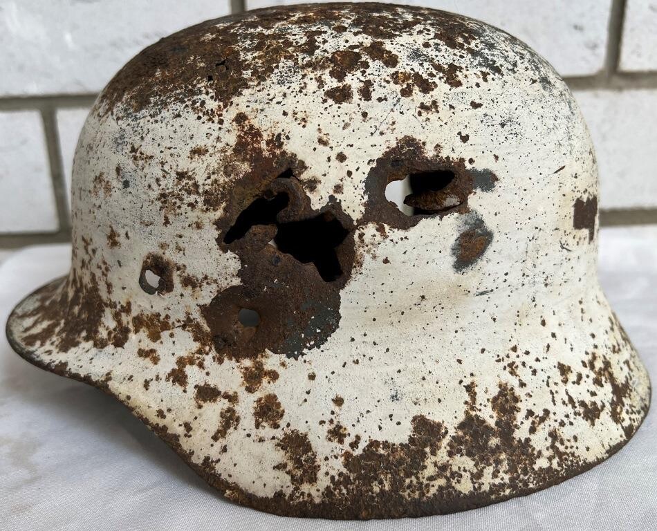 Winter camo German helmet M40 / from Stalingrad