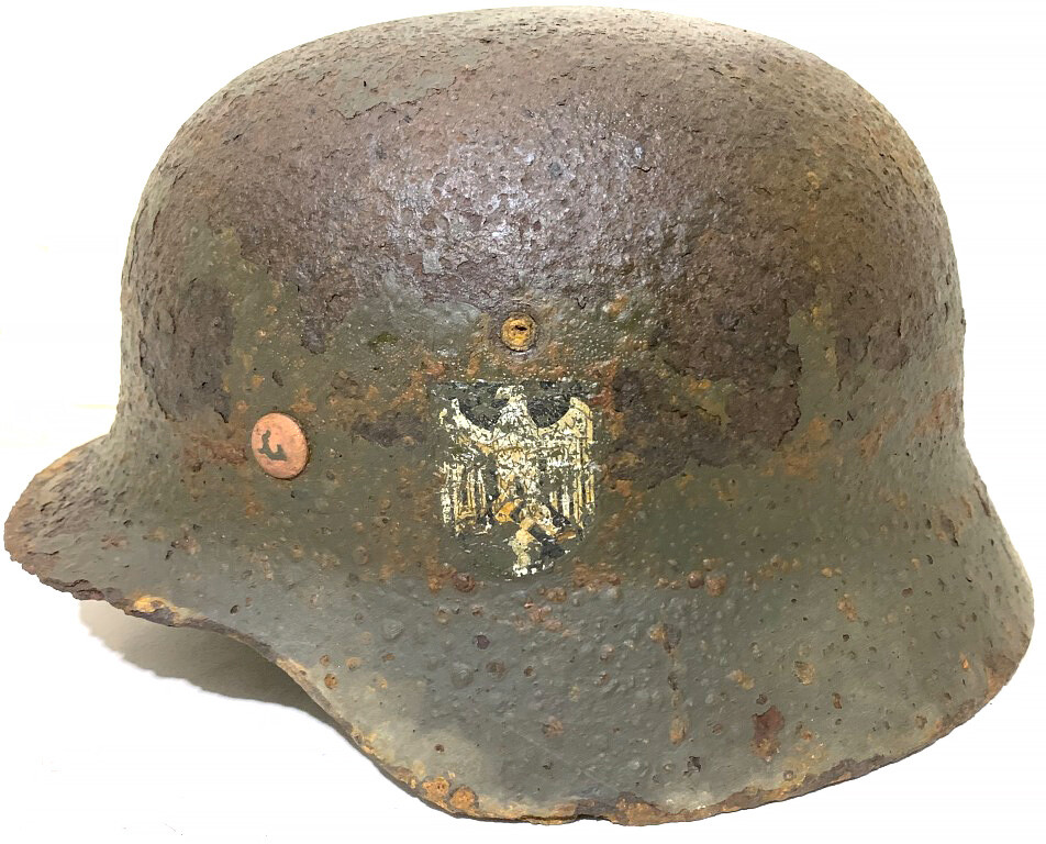Wehrmacht helmet M35 DD / from Staraya Russa