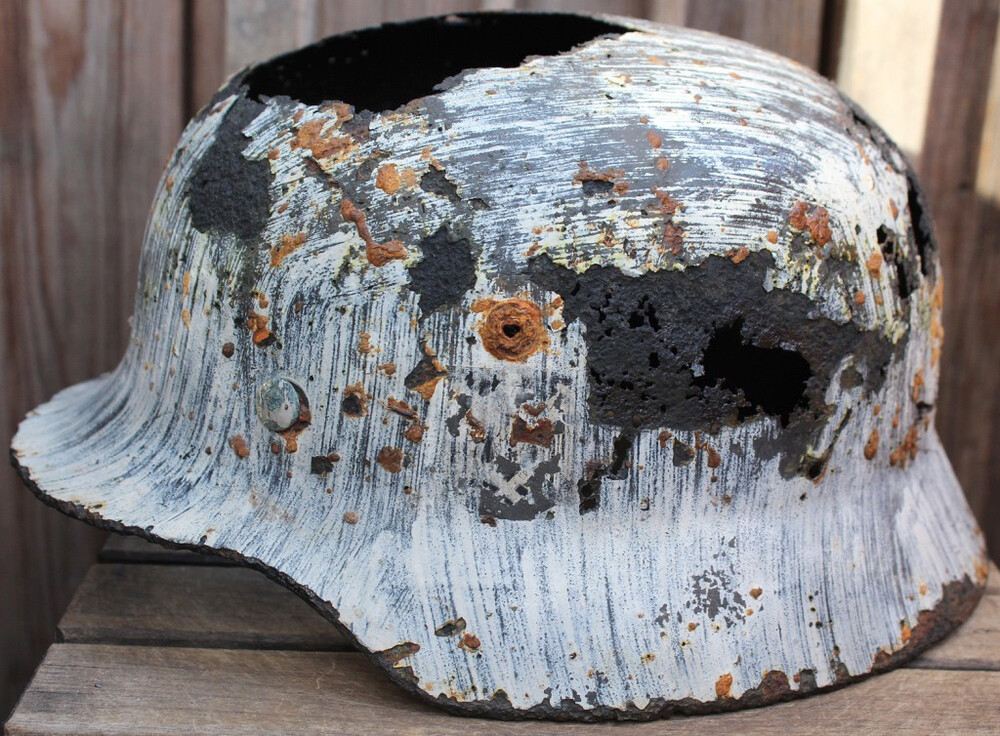 Winter camo Wehrmacht helmet M35 / from Novgorod