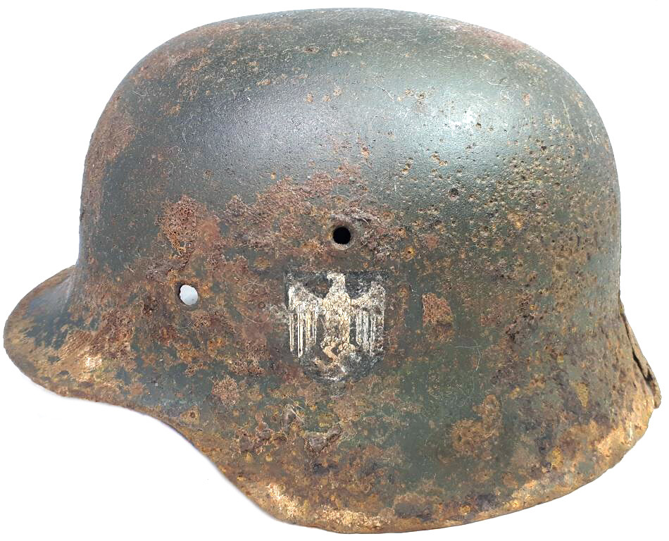 Wehrmacht helmet M40 / from Stalingrad