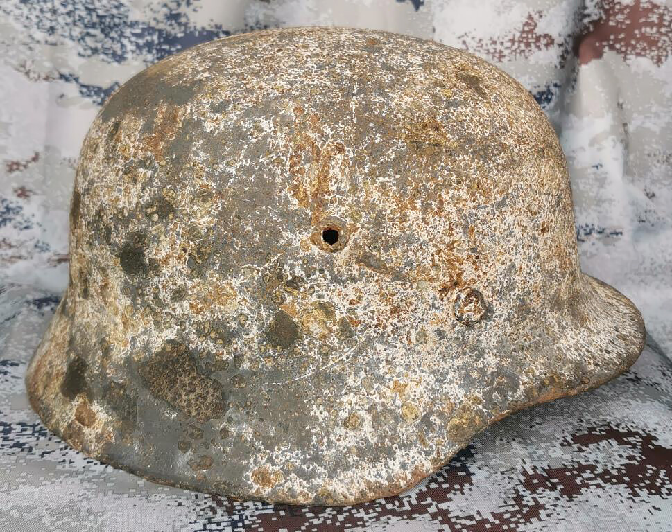 Winter camo German helmet M40 / from Leningrad