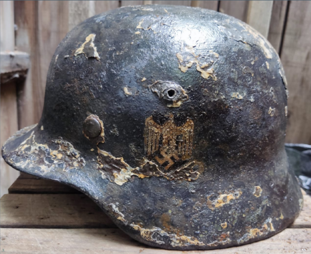 Wehrmacht helmet M35 / from Demyansk
