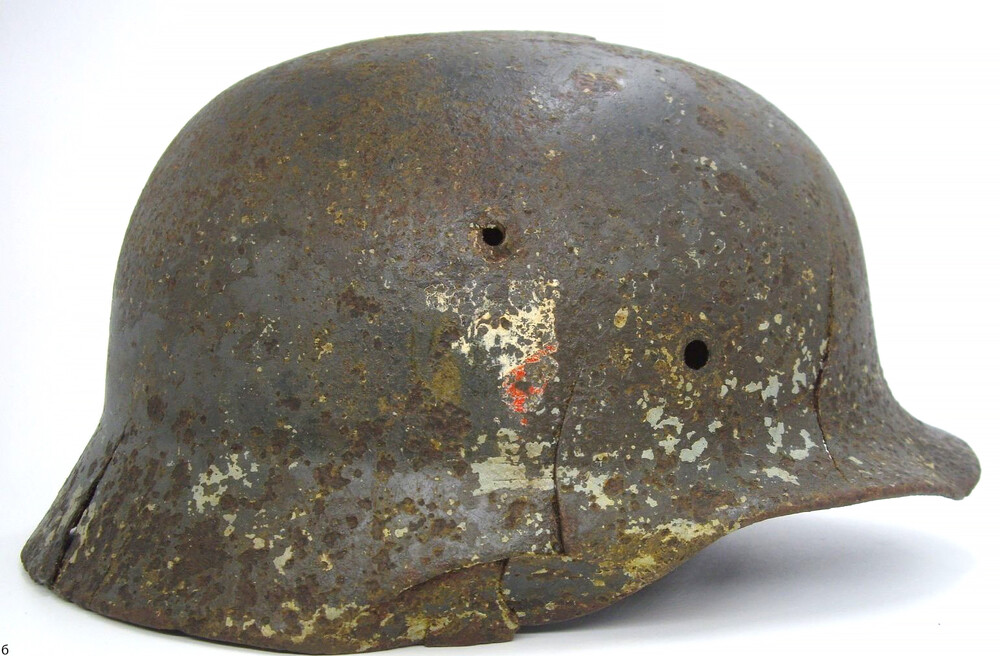 Wehrmacht helmet M35 DD / from Stalingrad