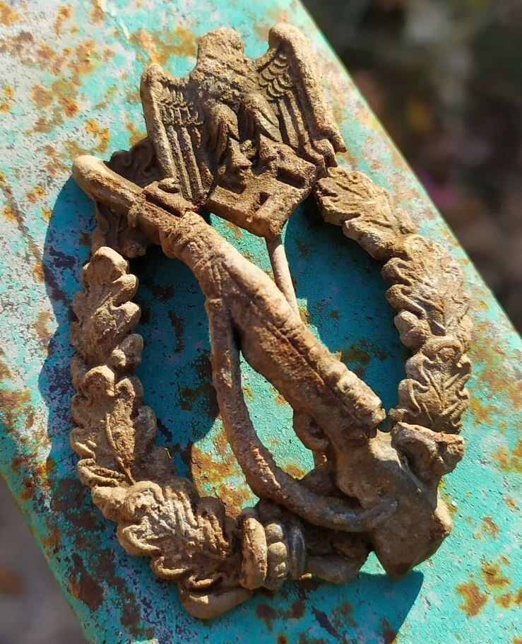 Infantry Assault Badge / from Crimea