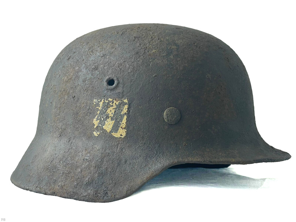 Waffen SS helmet M40 / from Rzhev