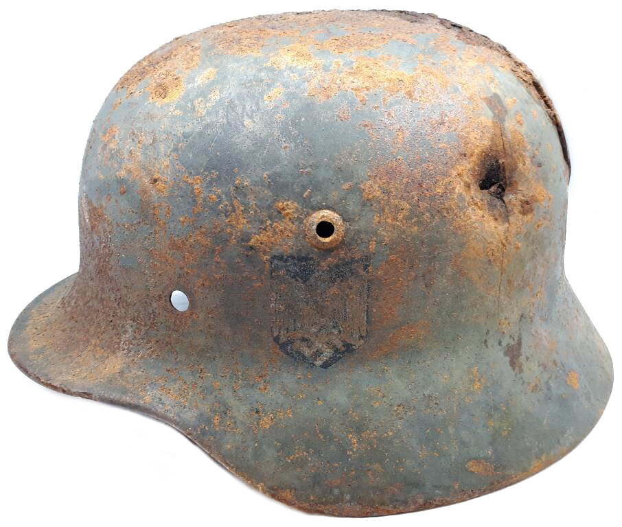 Wehrmacht helmet M35 / from Stalingrad
