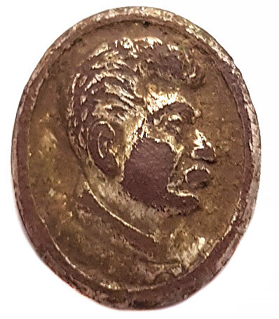 Stalin pin badge / from Smolensk