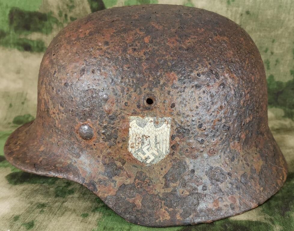 Wehrmacht helmet M40 / from Stalingrad