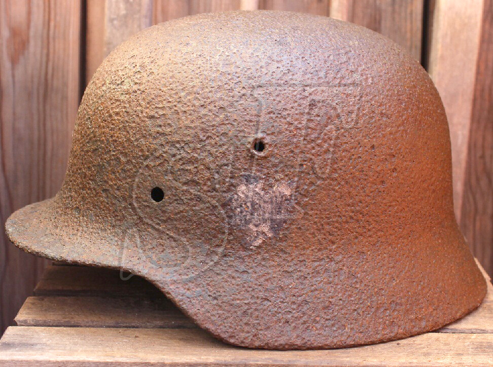 Wehrmacht helmet M40 / from Velikiye Luki